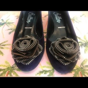 BUTTER SONYA NAVY SUEDE PUMPS ZIPPER ROSETTE 7M